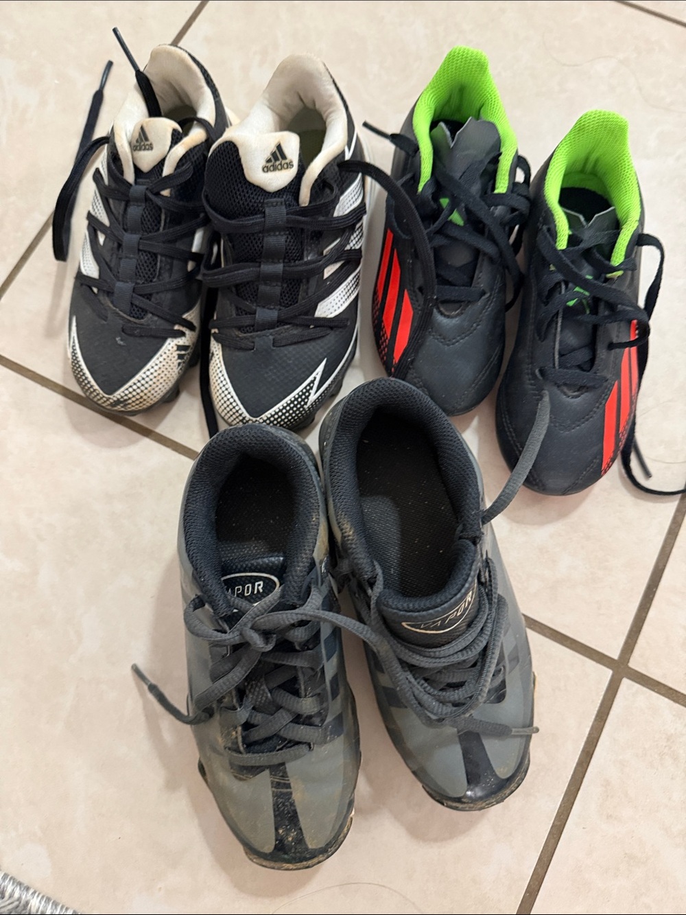 Kids soccer/baseball shoes